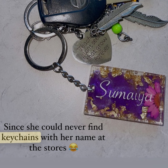 Your Name Personalized keychain resin handmade gold flakes floral beautiful - Picture 2 of 3
